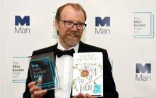 American author Saunders takes Man Booker prize